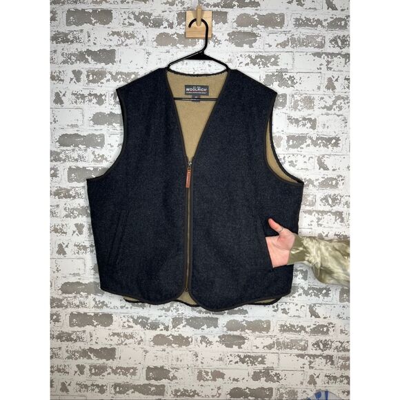 Woolrich | mens wool reversible Sherpa lined vest - Picture 8 of 10
